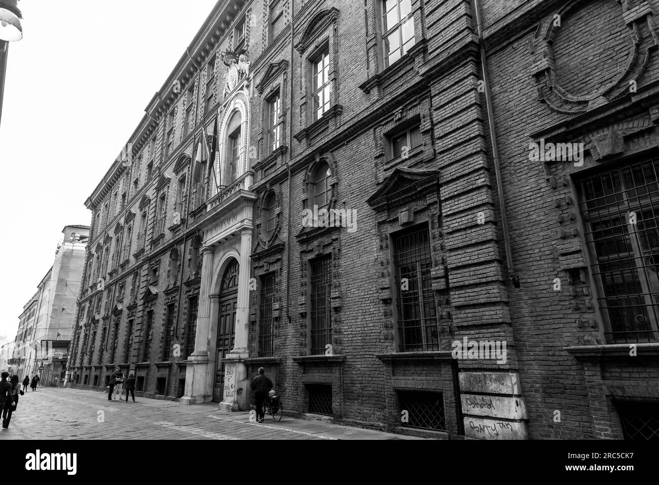 Torino, Italia - 27 marzo 2022: Dettaglio facciata del Regium Athenaeum, Università reale di Torino, Piemonte, Italia. Foto Stock