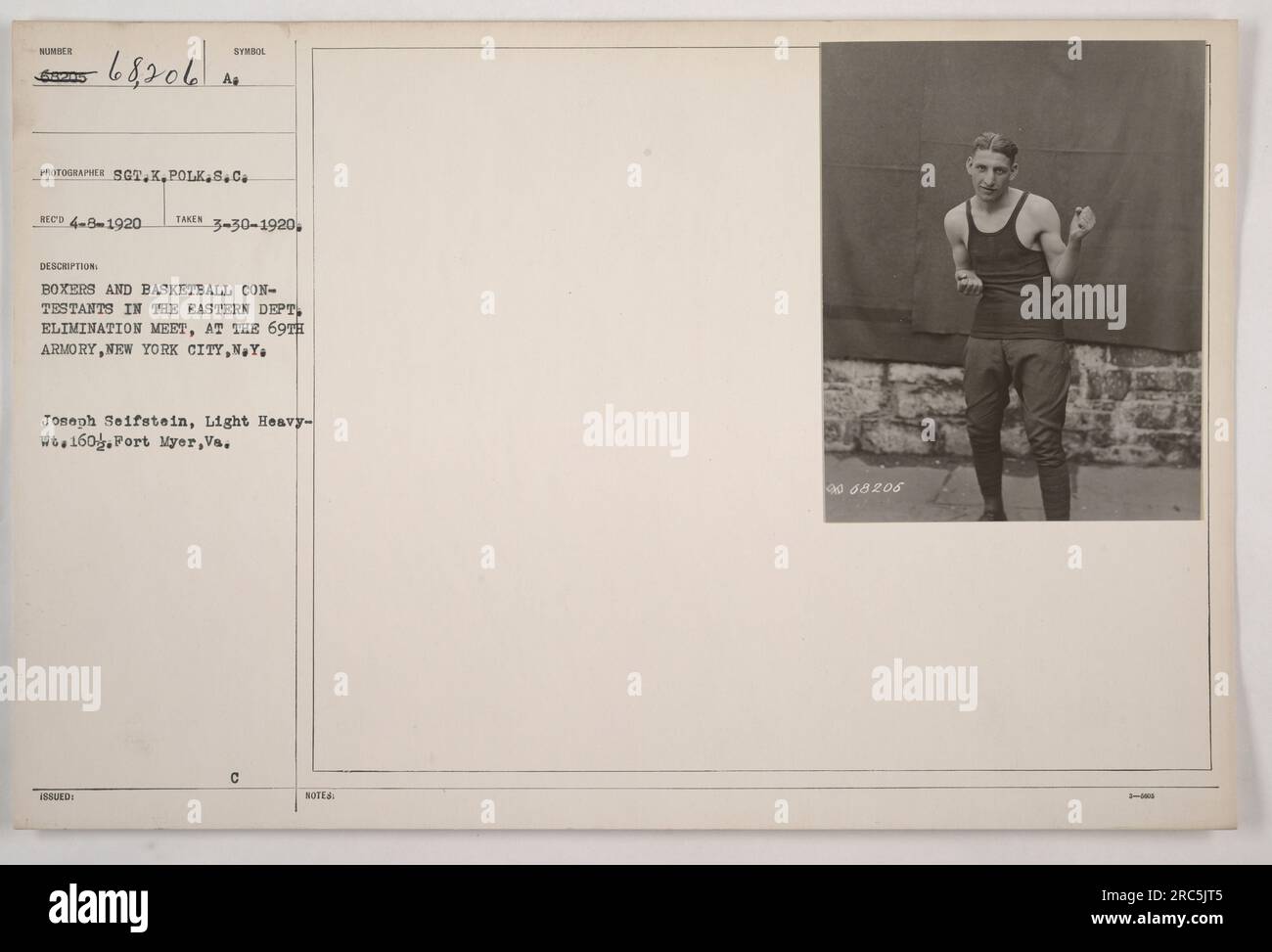 I pugili e i concorrenti di pallacanestro che partecipano all'eliminazione dell'Eastern Department si incontrano alla 69th Armory, New York City, N.Y. La fotografia raffigura Joseph Seifstein, un pugile leggero di peso pesante che pesa 160 1/2 chili da Fort Myer, Virginia. L'immagine è stata scattata il 30 marzo 1920 dal sergente K. Polk, S.C. Foto Stock