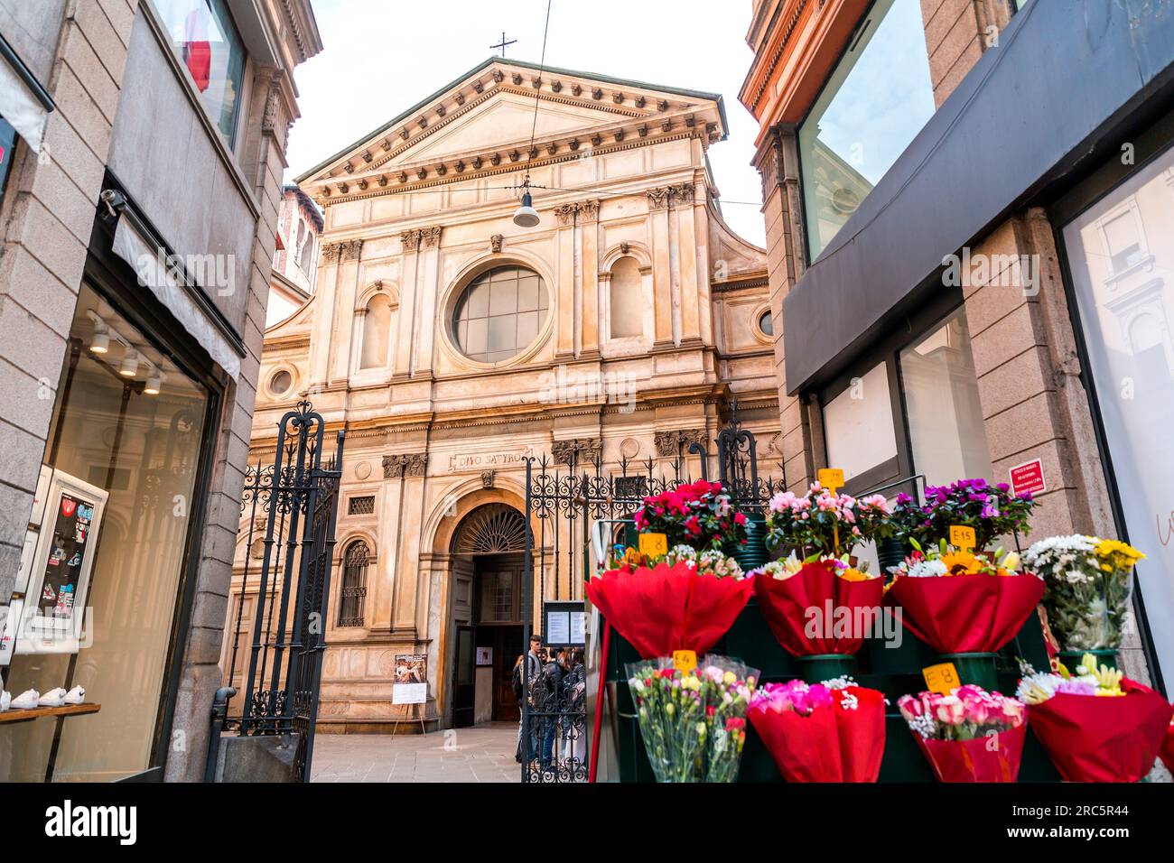 Milano - 29 marzo 2022: Santa Maria presso San Satiro è una chiesa cattolica in stile rinascimentale italiano a Milano. Foto Stock