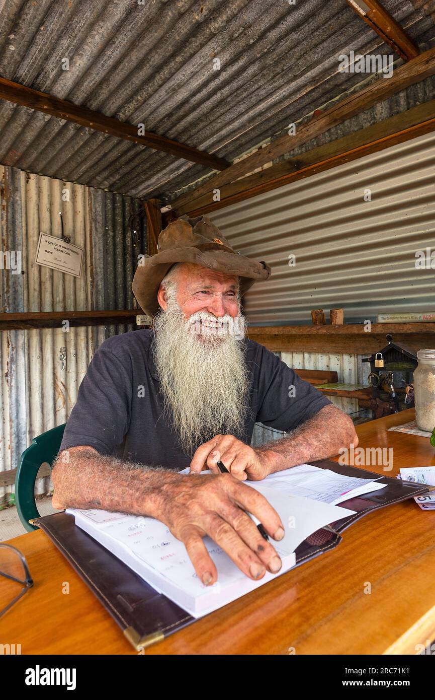 Ritratto di Dave Berry, proprietario del Ringers Rest RV Park, Mareeba, far North Queensland, FNQ, Australia Foto Stock