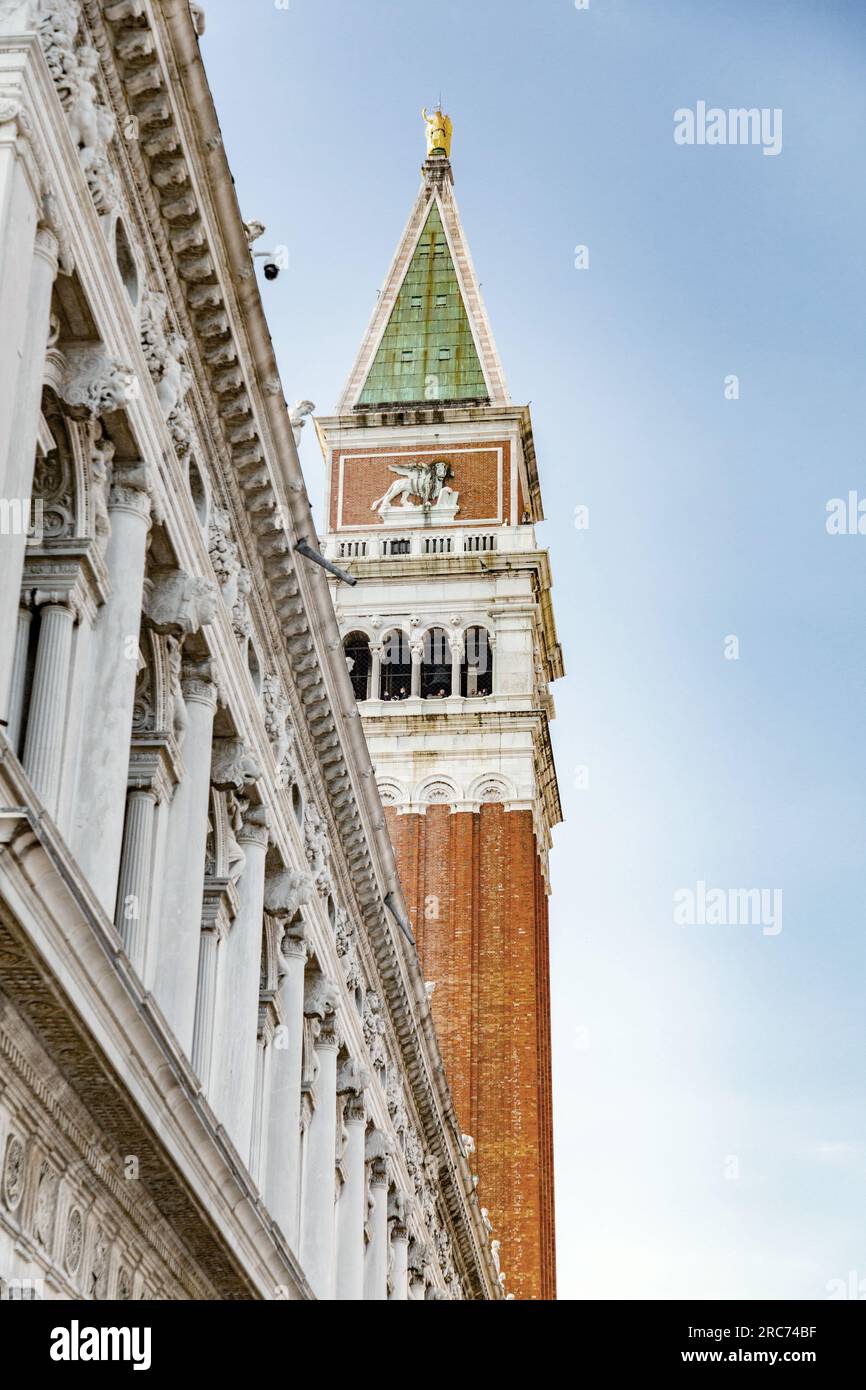Il Campanile di San Marco, in italiano, è il campanile della Basilica di San Marco a Venezia. Foto Stock