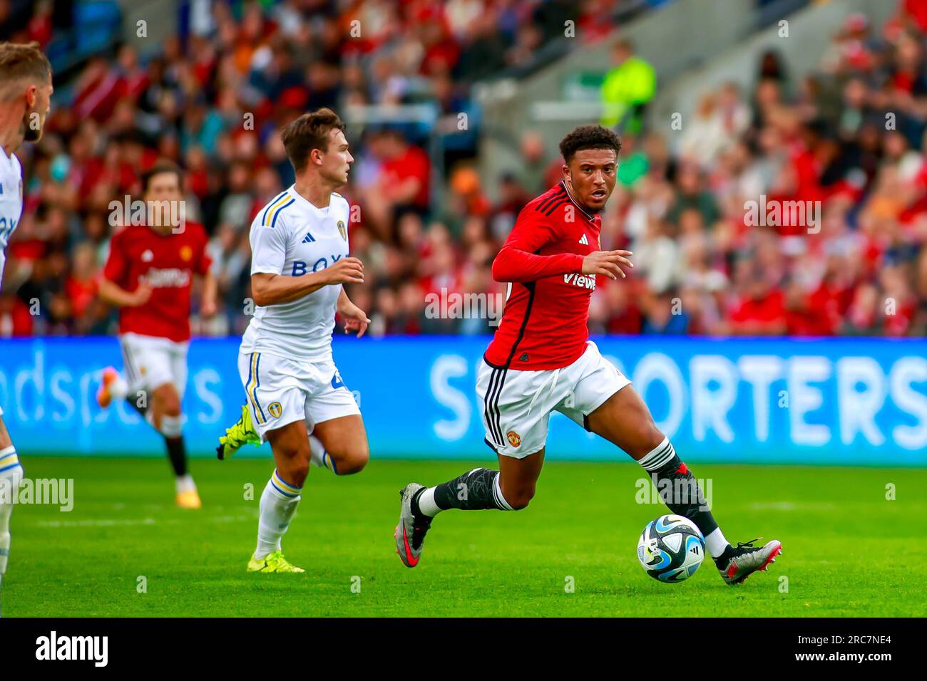 Oslo, Norvegia, 12 luglio 2023. Jadon Sancho del Manchester United sulla palla nella partita tra Manchester United e Leeds United allo stadio Ullevål di Oslo. Crediti: Frode Arnesen/Alamy Live News Foto Stock