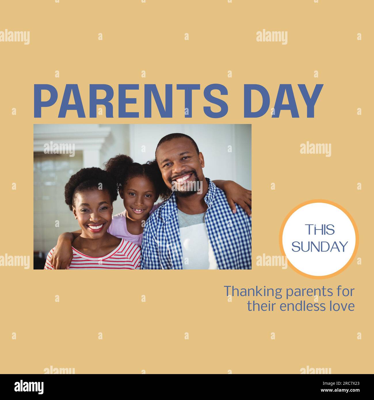 I genitori giorno questa domenica testo con ritratto di genitori afroamericani felici e figlia a casa Foto Stock
