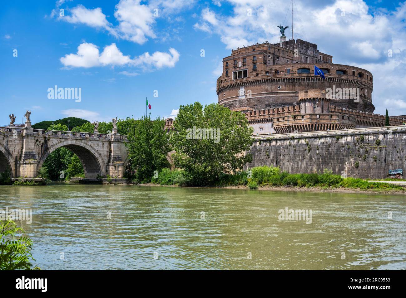 Ponte Sant'Angelo sul Tevere e Castel Sant'Angelo a Roma, regione Lazio, Italia Foto Stock