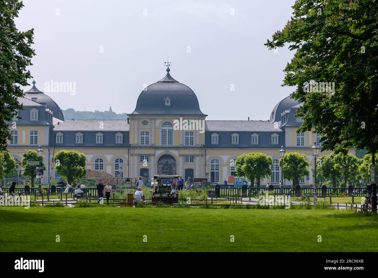 Bonn, Germania - 22 maggio 2023: Veduta del Palazzo Poppelsdorf, un Museo Mineralogico e un Giardino Botanico a Bonn, Germania Foto Stock