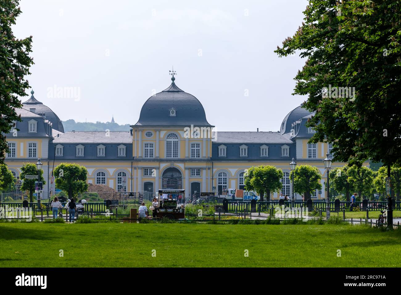 Bonn, Germania - 22 maggio 2023: Veduta del Palazzo Poppelsdorf, un Museo Mineralogico e un Giardino Botanico a Bonn, Germania Foto Stock