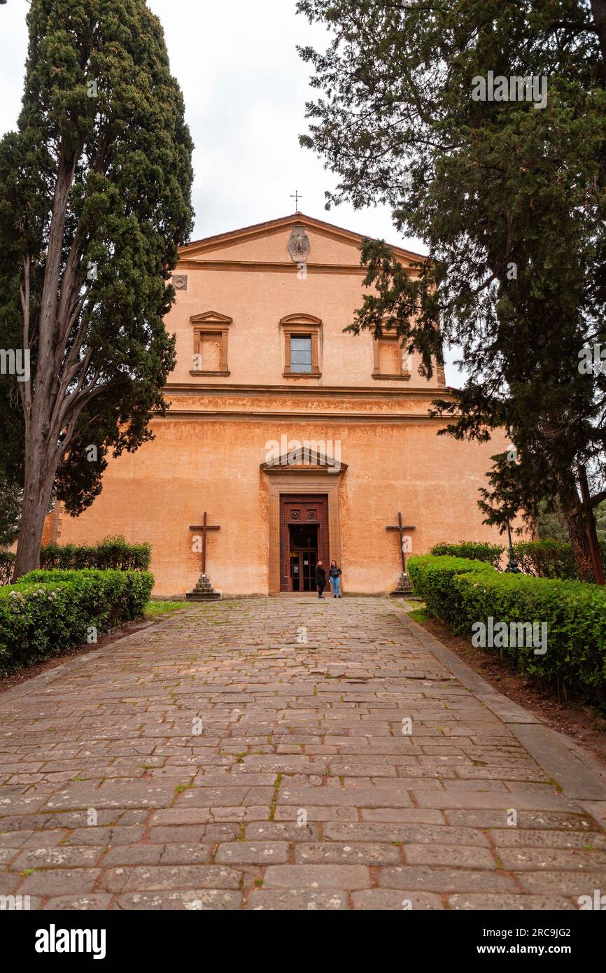 Firenze, Italia - 6 aprile 2022: Esterno della chiesa di San Salvatore al Monte costruita nel 1499 a Firenze, Toscana, Italia Foto Stock