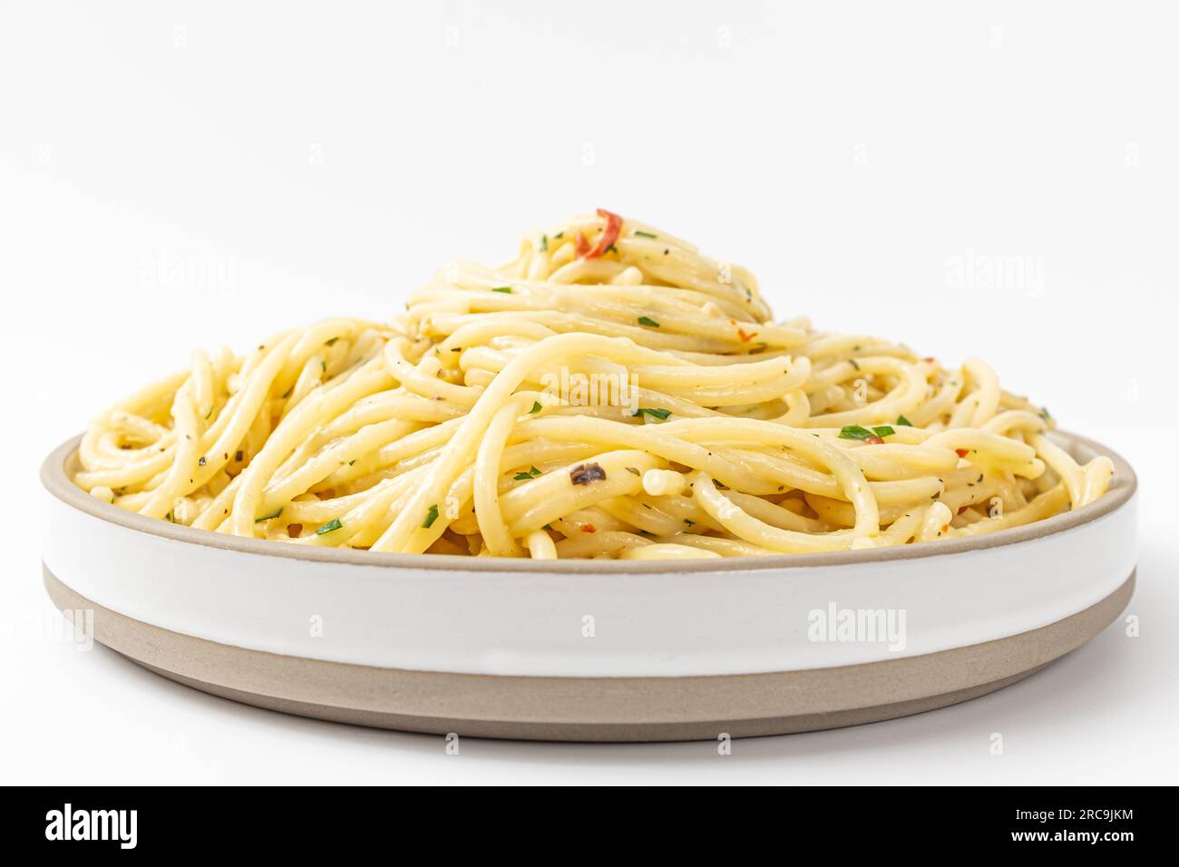 Aglio e olio su sfondo bianco Foto Stock