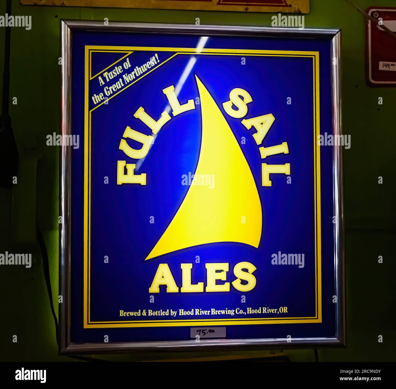 Foto di un cartello Full Sail Ales in vendita in un negozio di antiquariato Snohomish Washington State USA Foto Stock