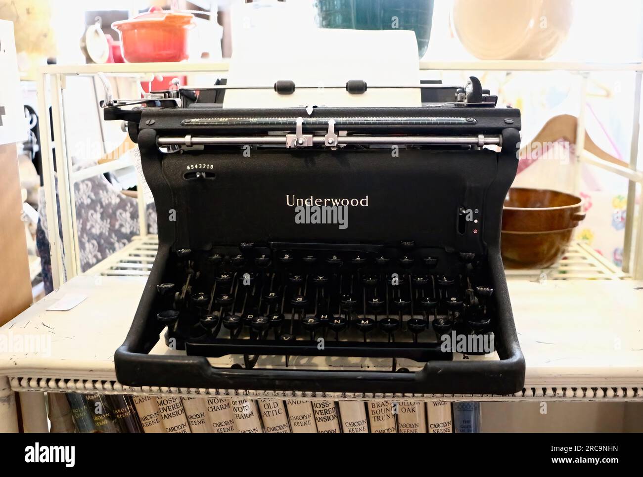 Foto di un'antica macchina da scrivere Underwood Master Model del 1939 in vendita in un negozio di antiquariato Snohomish Washington State USA Foto Stock