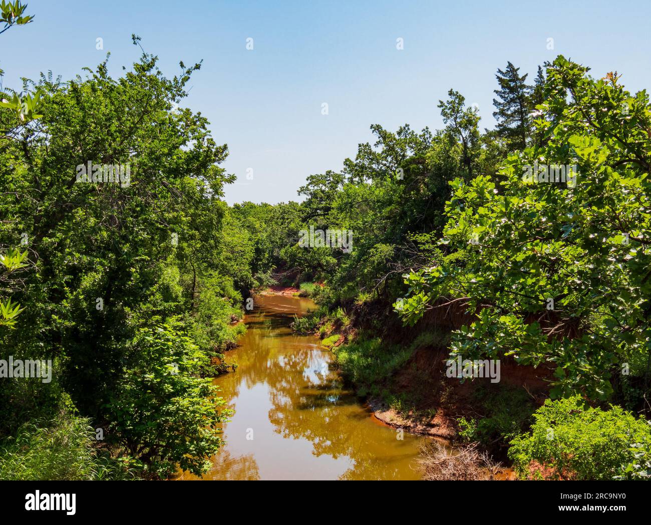 Soleggiata vista esterna sul paesaggio del Martin Park Nature Center in Oklahoma Foto Stock