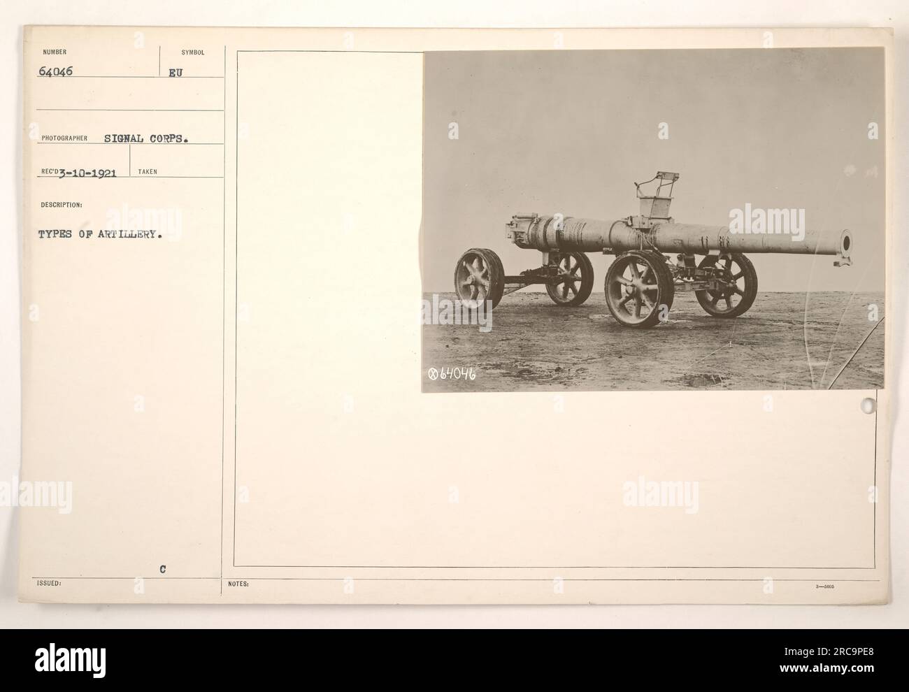 Immagine che raffigura vari tipi di artiglieria utilizzati durante la prima guerra mondiale La foto è stata scattata da un fotografo del Signal Corps ed è numerata 64046. L'artiglieria è contrassegnata con il simbolo 188 VED EU e vi sono banconote aggiuntive numerate 64046 3-1400. Foto Stock