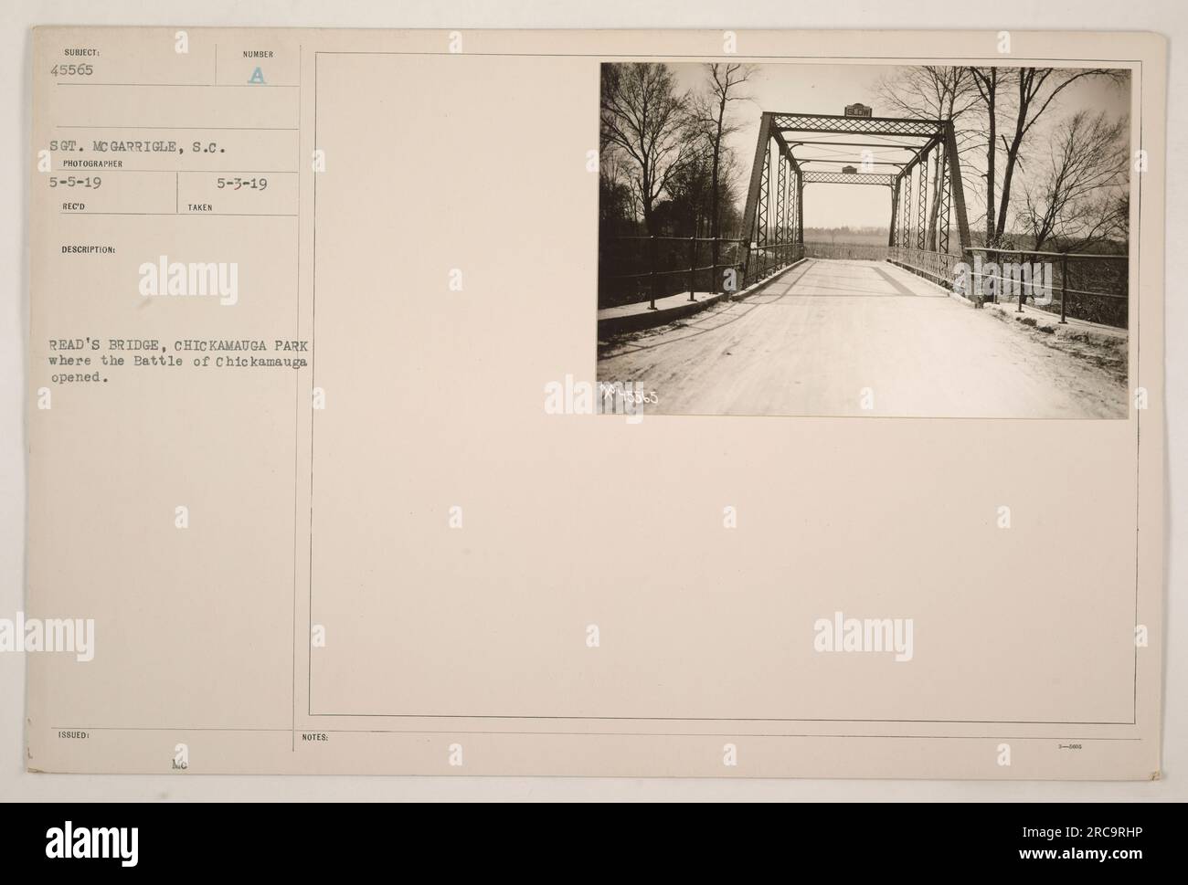 Questa fotografia cattura il ponte di Read's nel Parco Chickamauga, il luogo dove ebbe inizio la battaglia di Chickamauga durante la prima guerra mondiale Fu presa da Subiect 45565 Sgt. MC Garrigle il 5 maggio 1919. La foto è stata rilasciata come parte di una descrizione reco e sono incluse anche note del 3 maggio 1919. Foto Stock