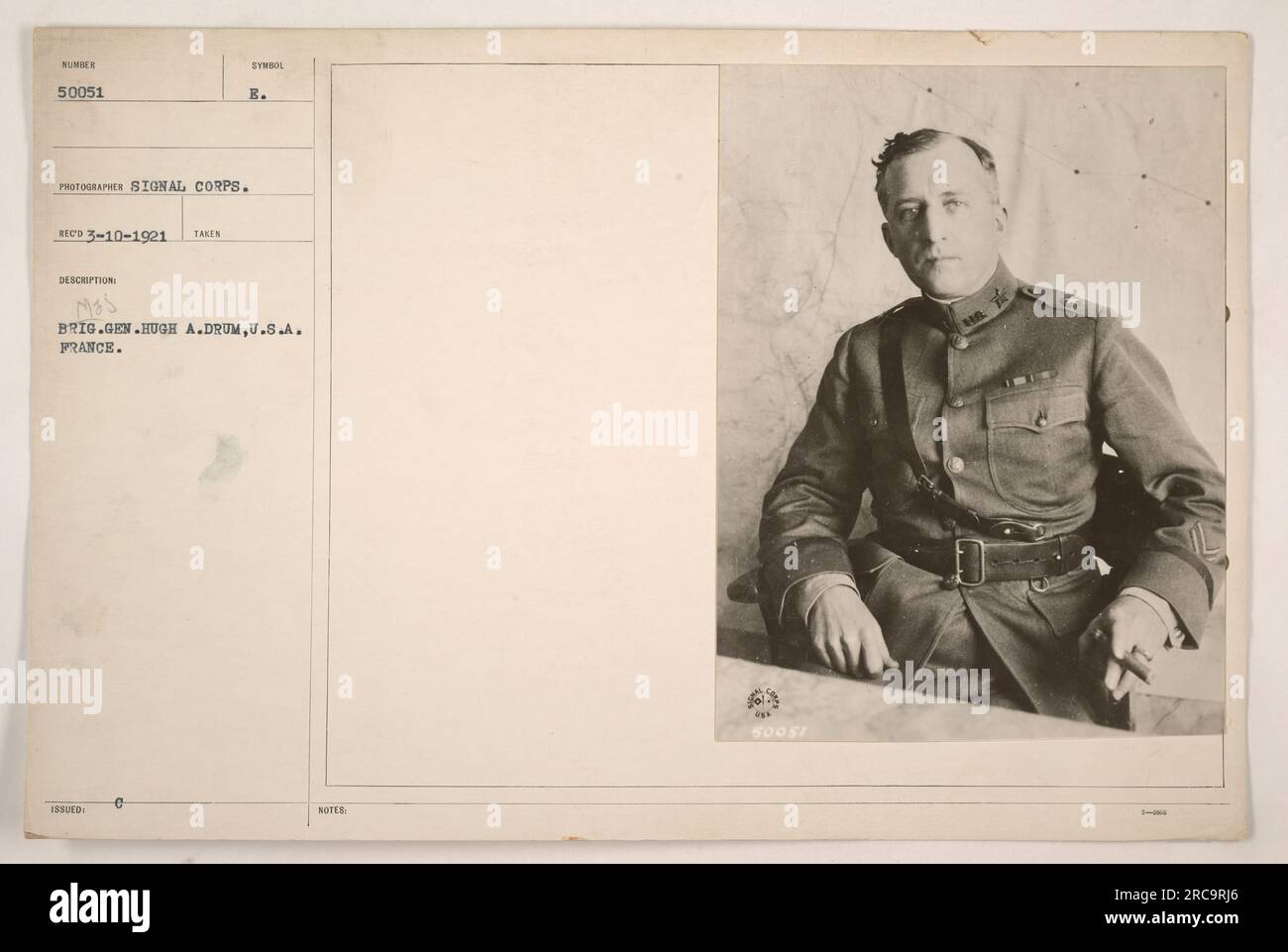 Il maggiore generale Hugh A. Drum degli Stati Uniti Esercito in Francia. Fotografia scattata dal Signal Corps, datata 10 marzo 1921. L'immagine è etichettata con il codice 'IRSIED C B.'. La descrizione riporta 'Mas BRIG.GEN.HUGH A.DRUM, U.S.A. FRANCIA.' Le note indicano "50051 ha". Foto Stock