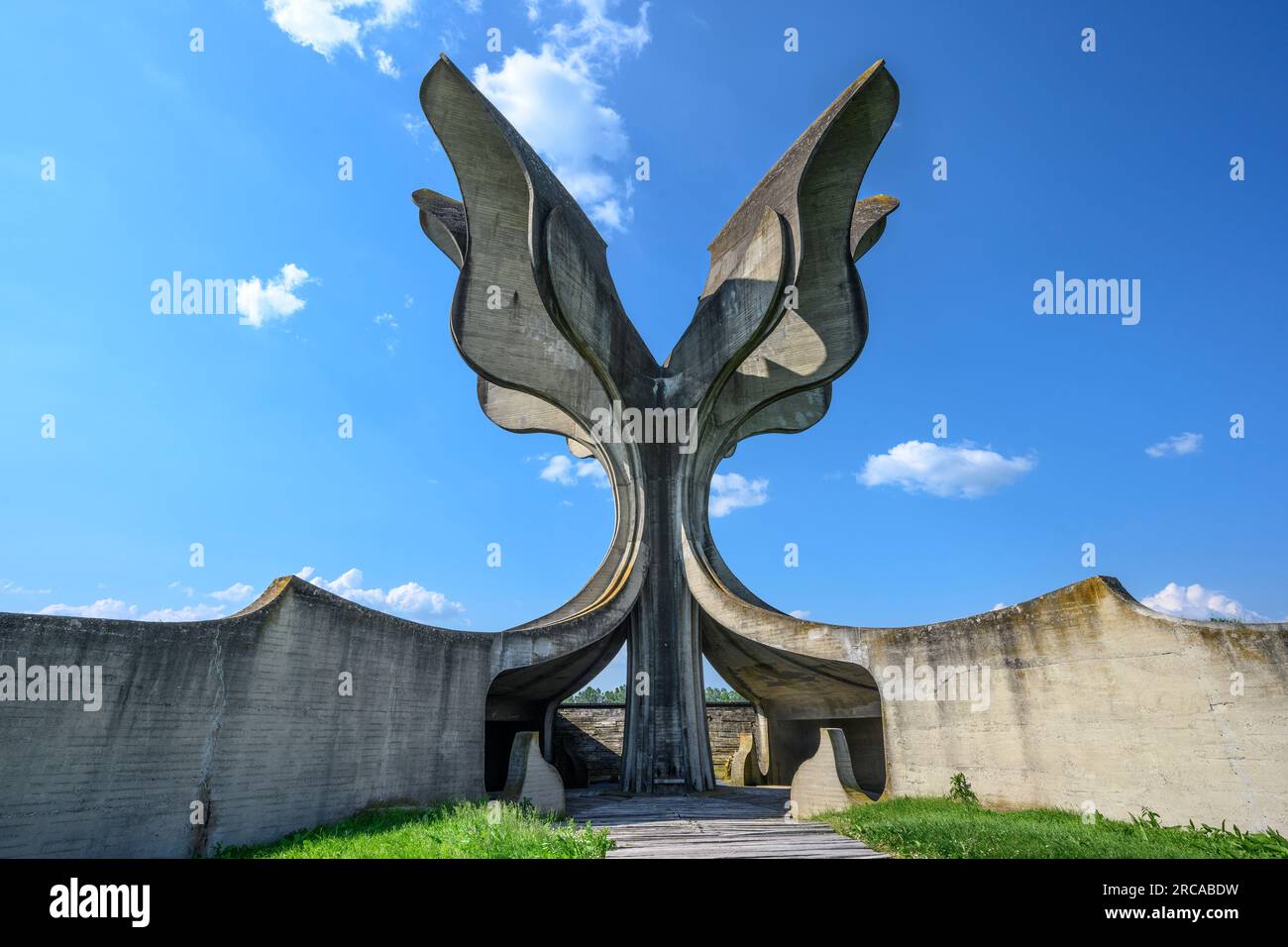 Il Memoriale nel sito del campo di concentramento gestito dal regime di Ustasa durante la seconda guerra mondiale a Jasenovac nel Parco naturale di Lonjsko Polje, Repubblica Foto Stock