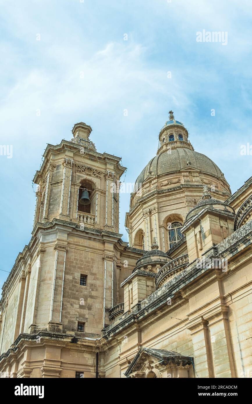 Malta, Siggiewi - Vista esterna della chiesa parrocchiale dedicata a San Nicola di Bari. Foto Stock