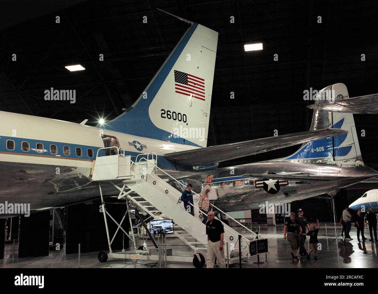 Boeing 707 Air Force One utilizzato da John F. Kennedy al National Museum of the U.S. Aeronautica presso la base aeronautica Wright-Patterson nei pressi di Dayton, Ohio. Foto Stock