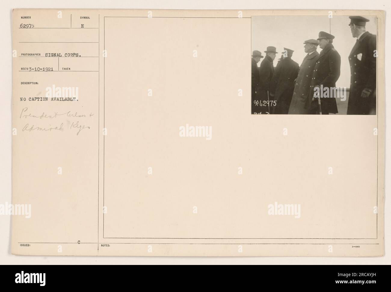 Il presidente Wilson e l'ammiraglio Keyes discutono di strategie militari durante la prima guerra mondiale. Fotografia scattata da un fotografo del Signal Corps. Didascalia non disponibile. Immagine numero 62975. Foto ricevuta il 10 marzo 1921. Simbolo e emesso. Prendent Arlant ammiraglio Regen menzionato nelle note. Foto Stock