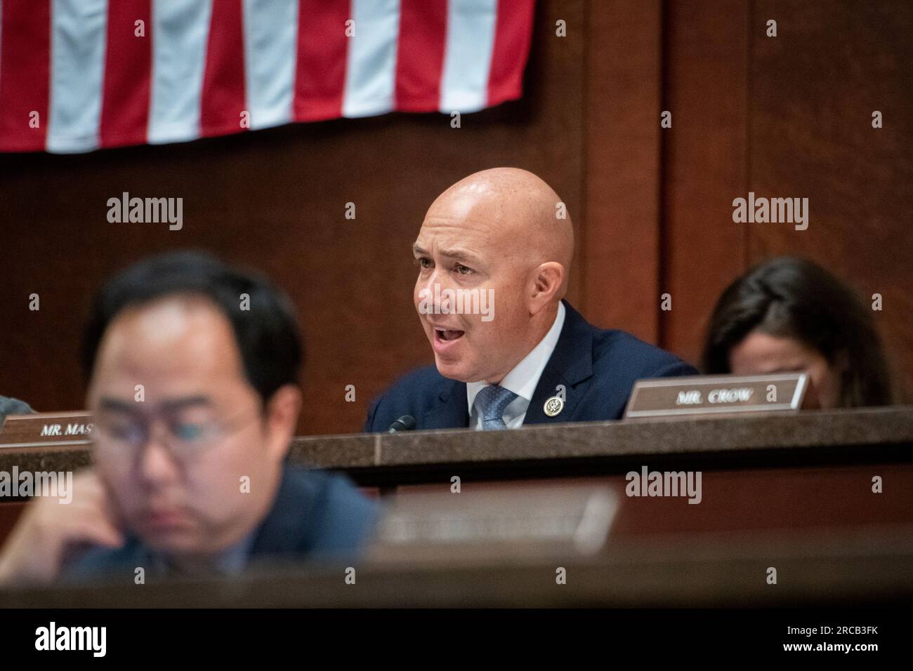 Il rappresentante degli Stati Uniti Brian Mast (repubblicano della Florida) dirige le sue osservazioni di apertura a John Kerry, inviato presidenziale speciale per il clima, Stati Uniti Department of State during a House Committee on Foreign Affairs | Subcommittee on Oversight and Accountability Hearing “The State Department's Climate Agenda: A budget Overview by the Special Presidential Envoy for Climate” presso il Campidoglio degli Stati Uniti a Washington, DC, giovedì 13 luglio 2023. Credito: Rod Lamkey/CNP/MediaPunch Foto Stock