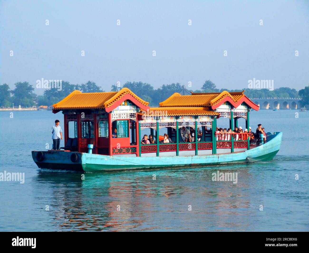 Escursione in barca sul lago Kunming, il Palazzo del nuovo Estate, Pechino, Cina Foto Stock