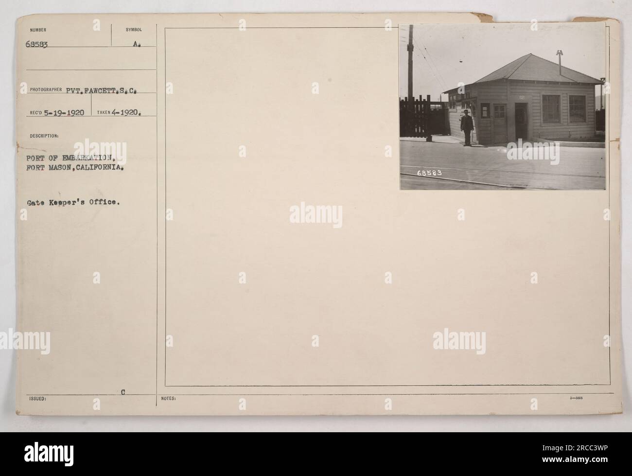 Ufficio del guardiano al porto d'imbarco, Fort Mason, California. La foto è stata scattata nell'aprile 1920. L'ufficio è etichettato con il simbolo "A". La didascalia include il numero di identificazione 68583 e indica che la fotografia è stata ricevuta il 19 maggio 1920. Foto Stock