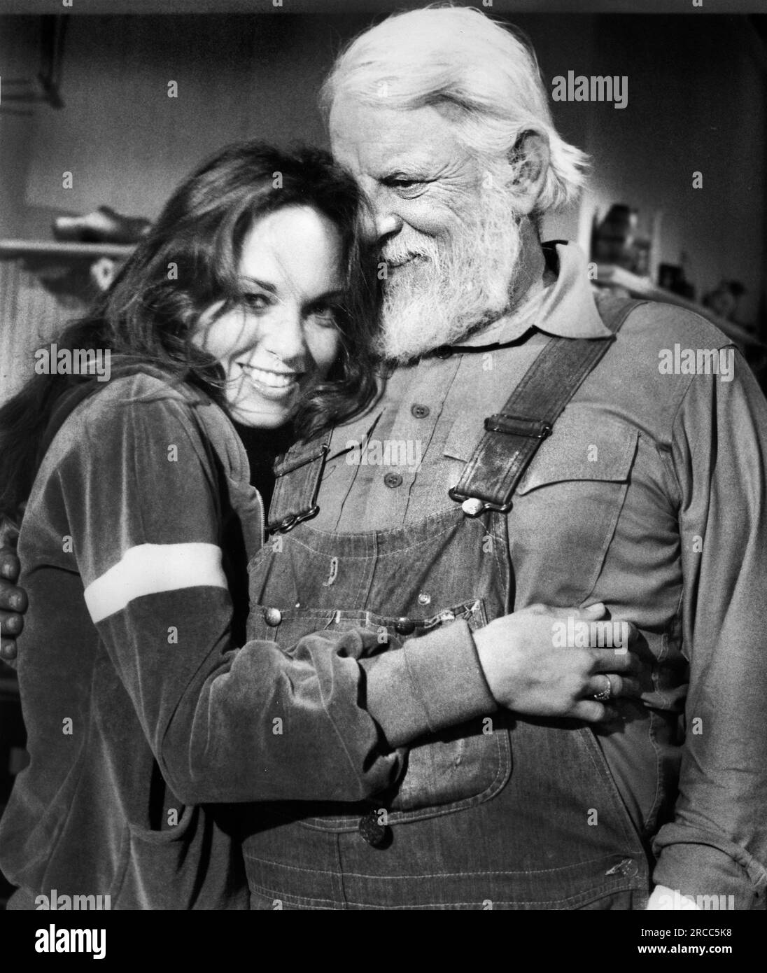 Catherine Bach, Denver Pyle, sul set della serie TV "i duchi di Hazzard", Warner Bros. Distribuzione televisiva, 1979-85 Foto Stock