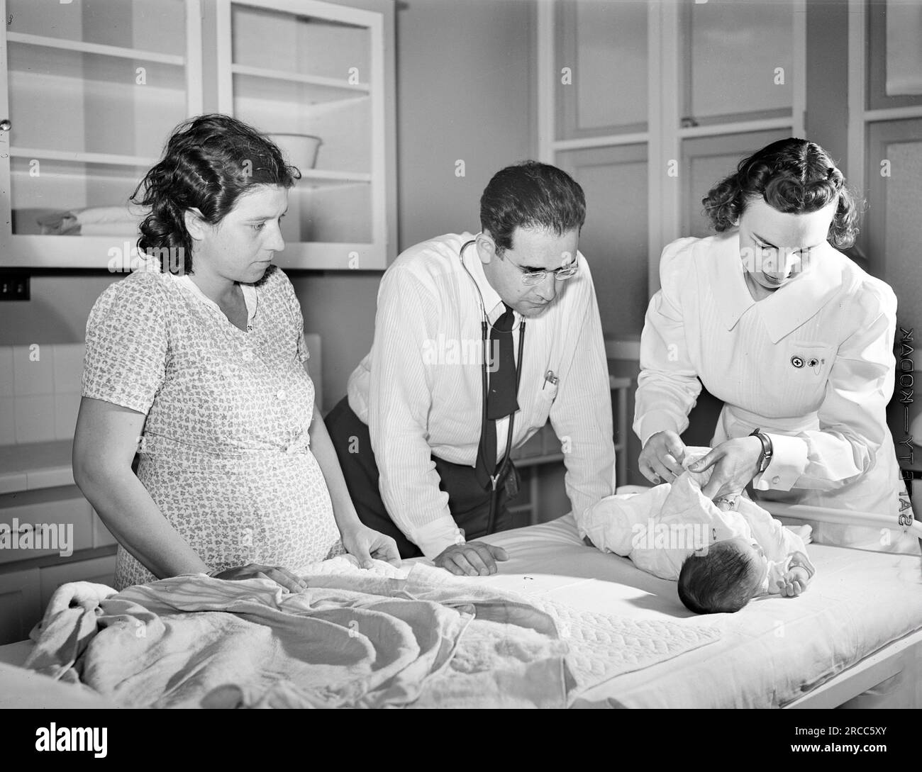 Esame clinico sanitario, campo di lavoro migratorio, Harlingen, Texas, USA, Arthur Rothstein, Stati Uniti Farm Security Administration, febbraio 1942 Foto Stock