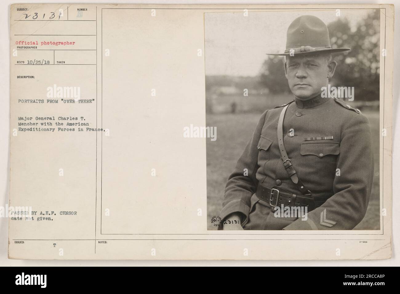 Ritratto del maggiore generale Charles T. Menoher, scattato durante la prima guerra mondiale Menoher era un ufficiale di alto rango nelle forze di spedizione americane in Francia. Questa fotografia, numerata 23131, è stata approvata dalla censura A.E.F. ma la data esatta della sua emissione è sconosciuta. Foto Stock