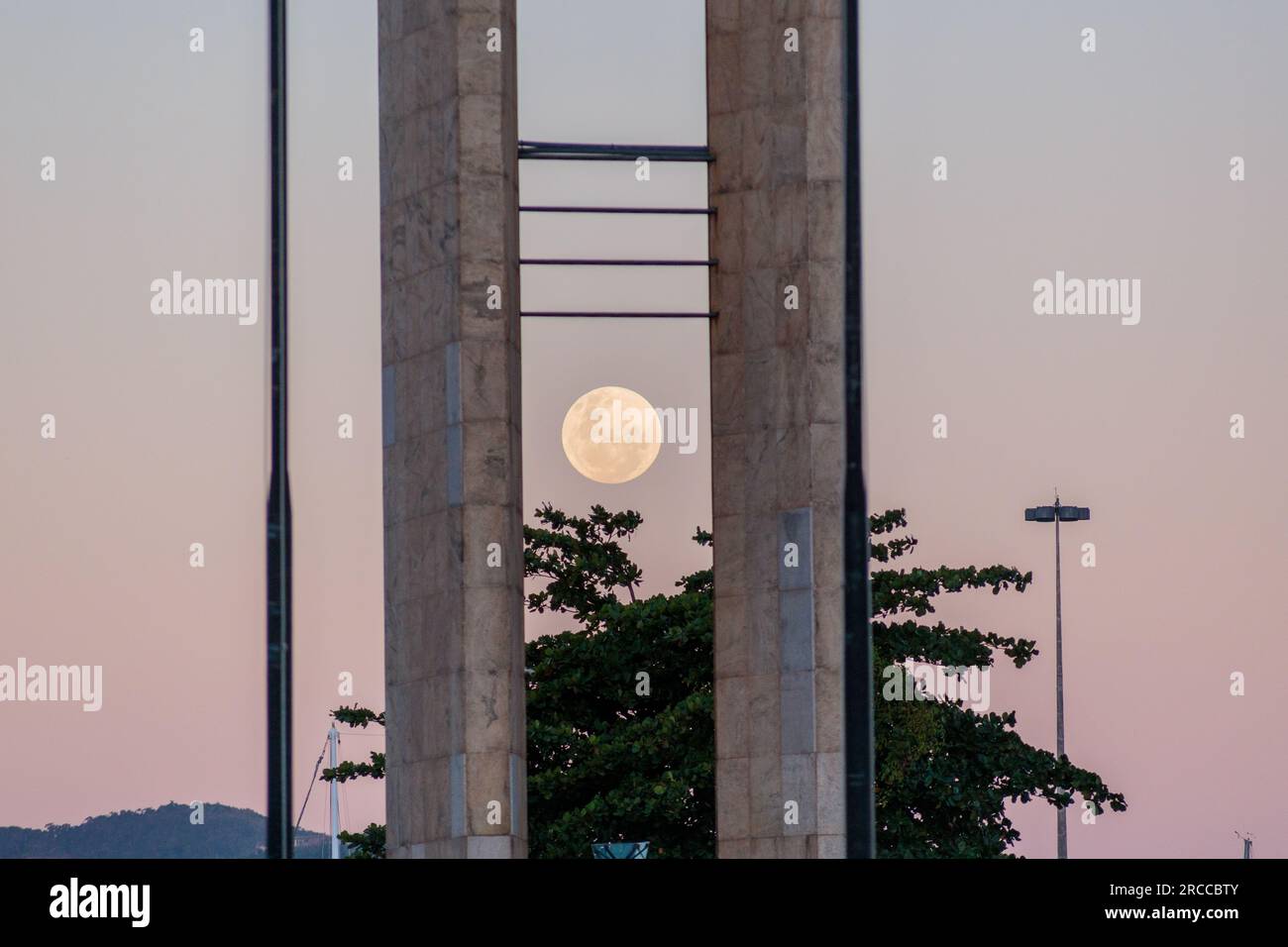 Monumenti a Pracinhas a Rio de Janeiro, Brasile - 3 giugno 2023: Monumento in onore dei soldati uccisi nella seconda guerra mondiale a Rio de Janeiro. Foto Stock