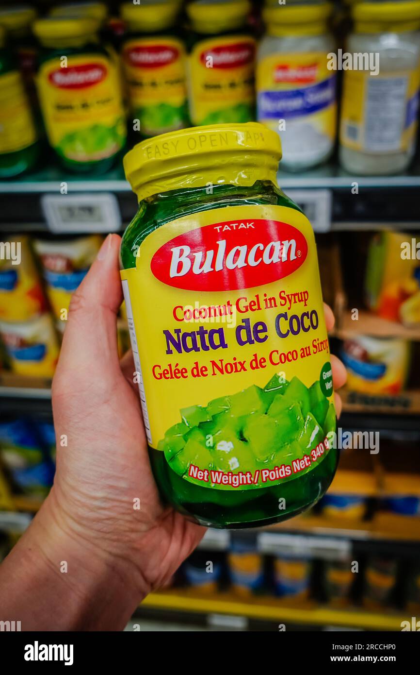 La nata de Coco, commercializzata anche come gel di cocco, è un alimento gelatinoso, semitrasparente, prodotto dalla fermentazione dell'acqua di cocco, che si gel Foto Stock