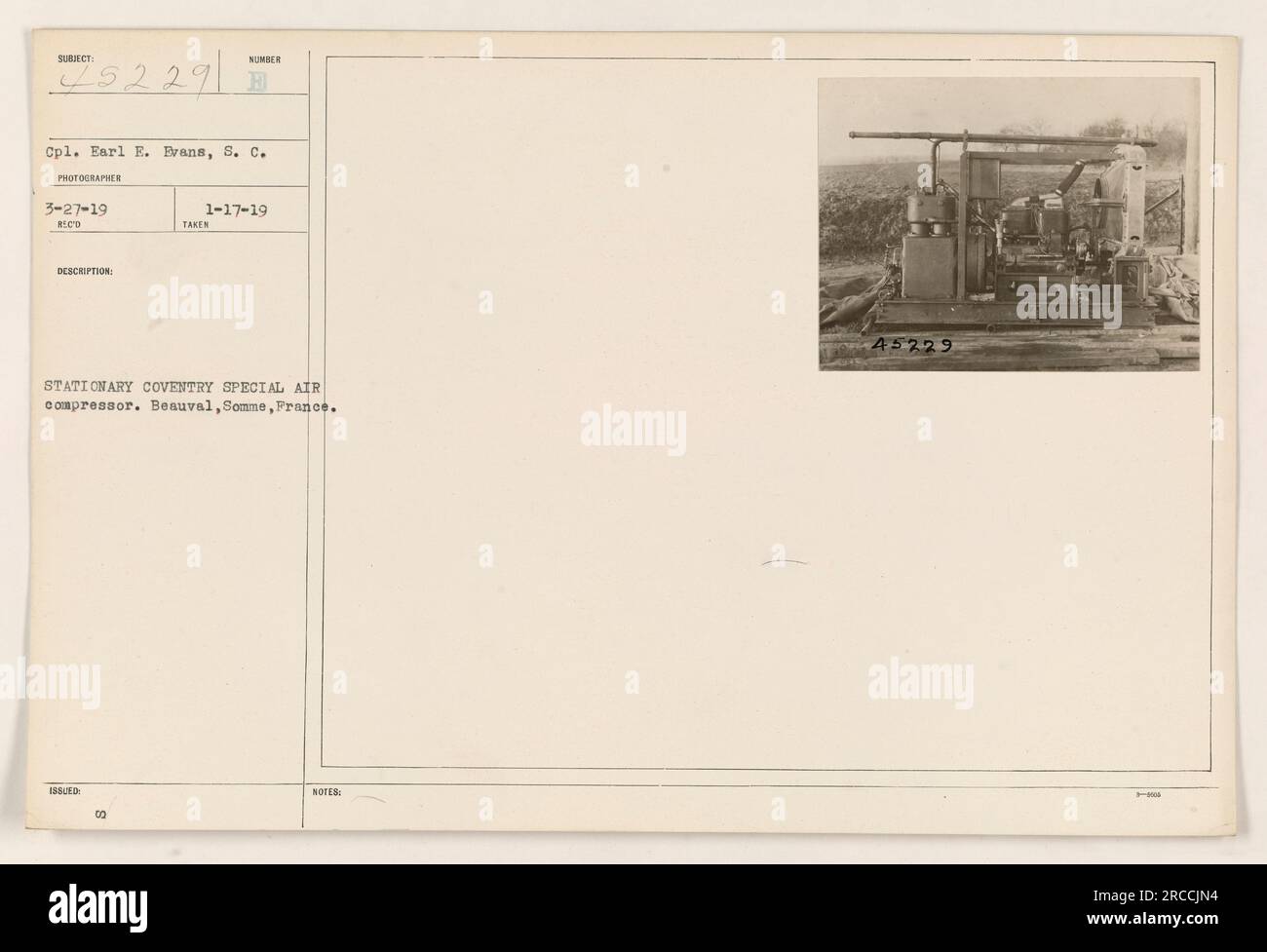 Un compressore d'aria speciale Coventry stazionario a Beauval, somme, Francia durante la prima guerra mondiale. Il fotografo Earl E. Evans catturò questa immagine il 27 marzo 1919. La fotografia è identificata con il codice descrittivo 188UED, il codice numerico H 00 e il codice data 1-17-19. (Fonte immagine: Fotografie delle attività militari americane durante la prima guerra mondiale) Foto Stock