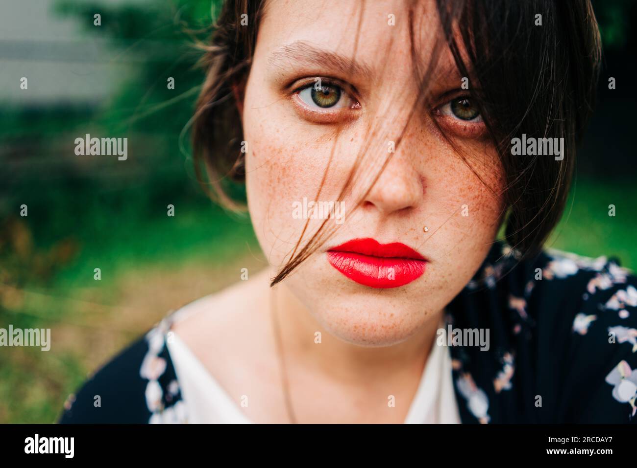Close up di giovani volto di donna Foto Stock