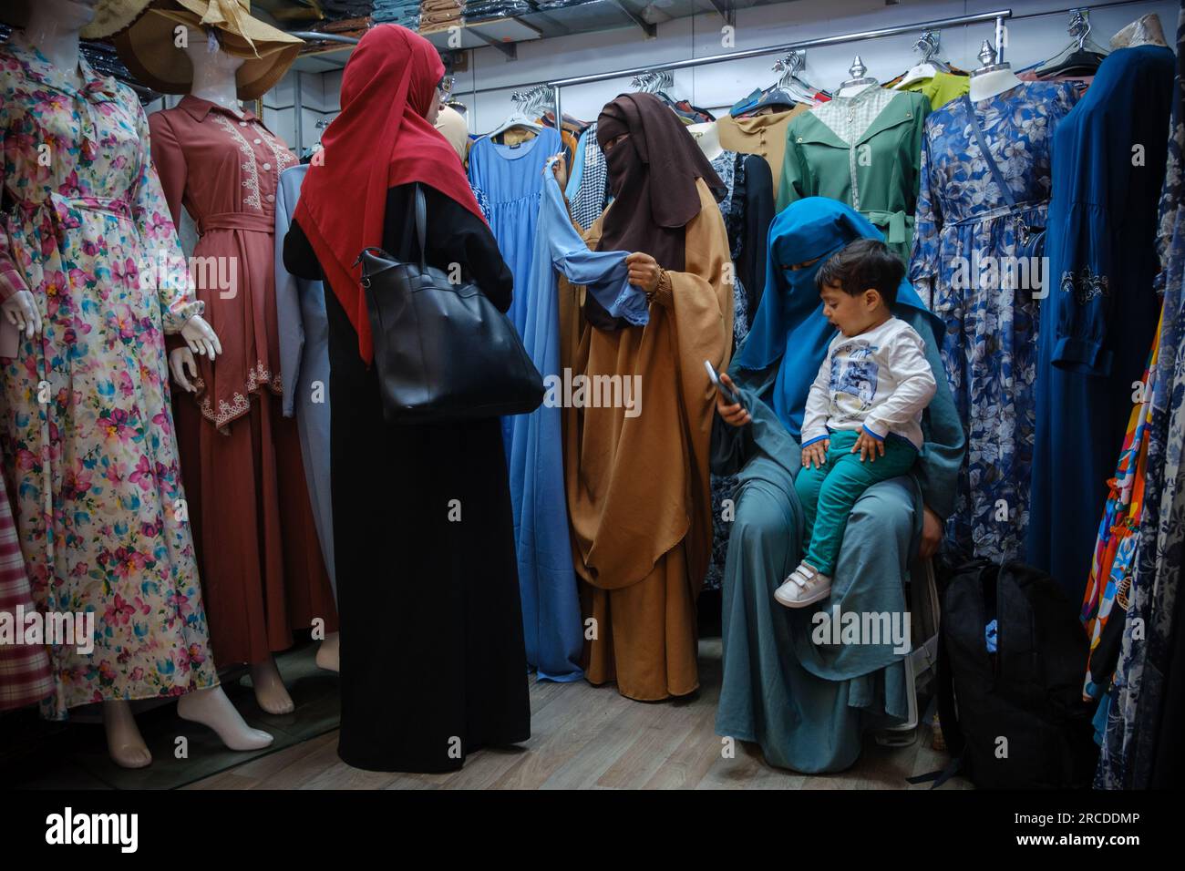 Donne per le strade di Sousse, Tunisia Foto Stock
