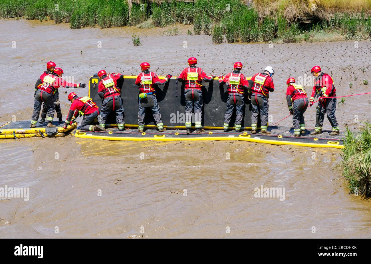 Bristol Animal and Water Rescue Unit su un esercizio di addestramento sul fango di marea insidioso del fiume Avon a Hotwells Bristol Regno Unito Foto Stock