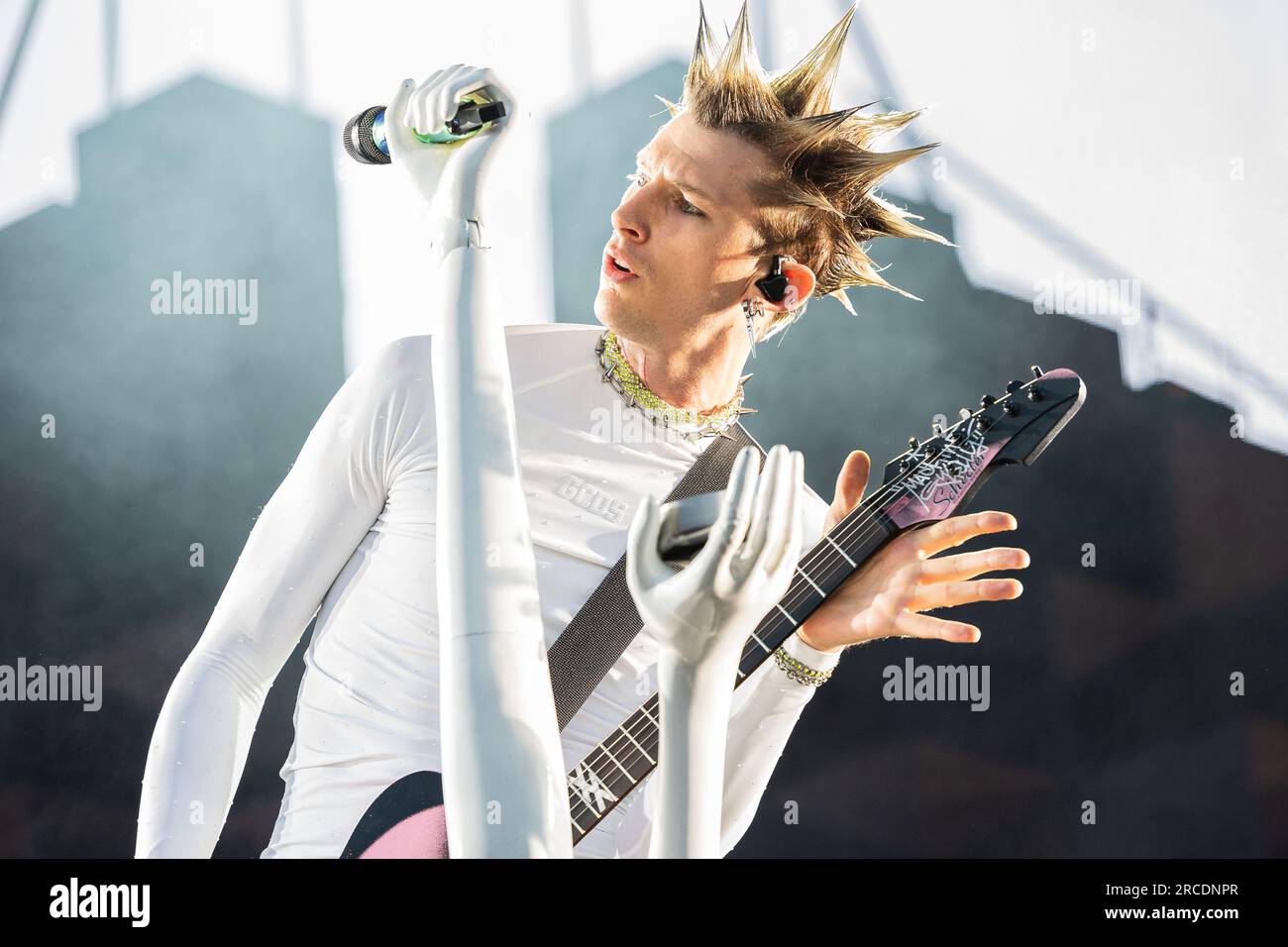 Machine Gun Kelly si esibisce dal vivo sul palco del festival Slottsfjell il 13 luglio 2023 Foto Stock