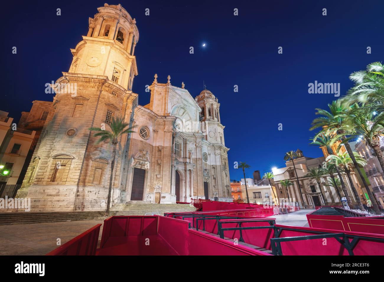 Cattedrale di Cadice di notte - Cadice, Andalusia, Spagna Foto Stock
