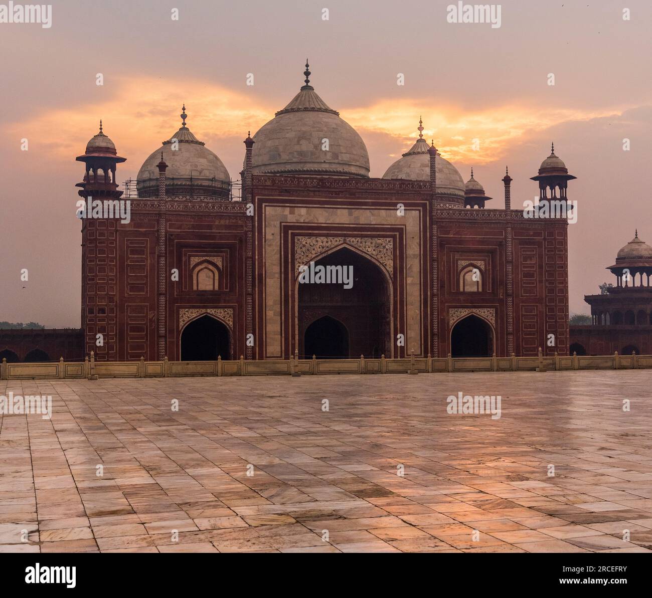 Moschea al Taj Mahal, sito patrimonio dell'umanità dell'UNESCO, a nuova Delhi, India. Foto Stock