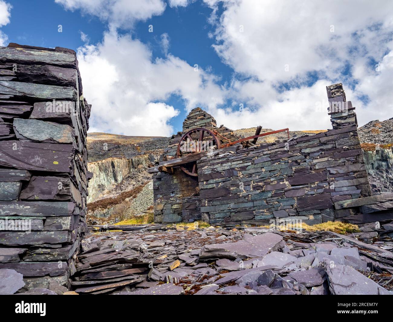 Rovine di una vecchia Wheelhouse a Dinorwig Slate Quarry Foto Stock