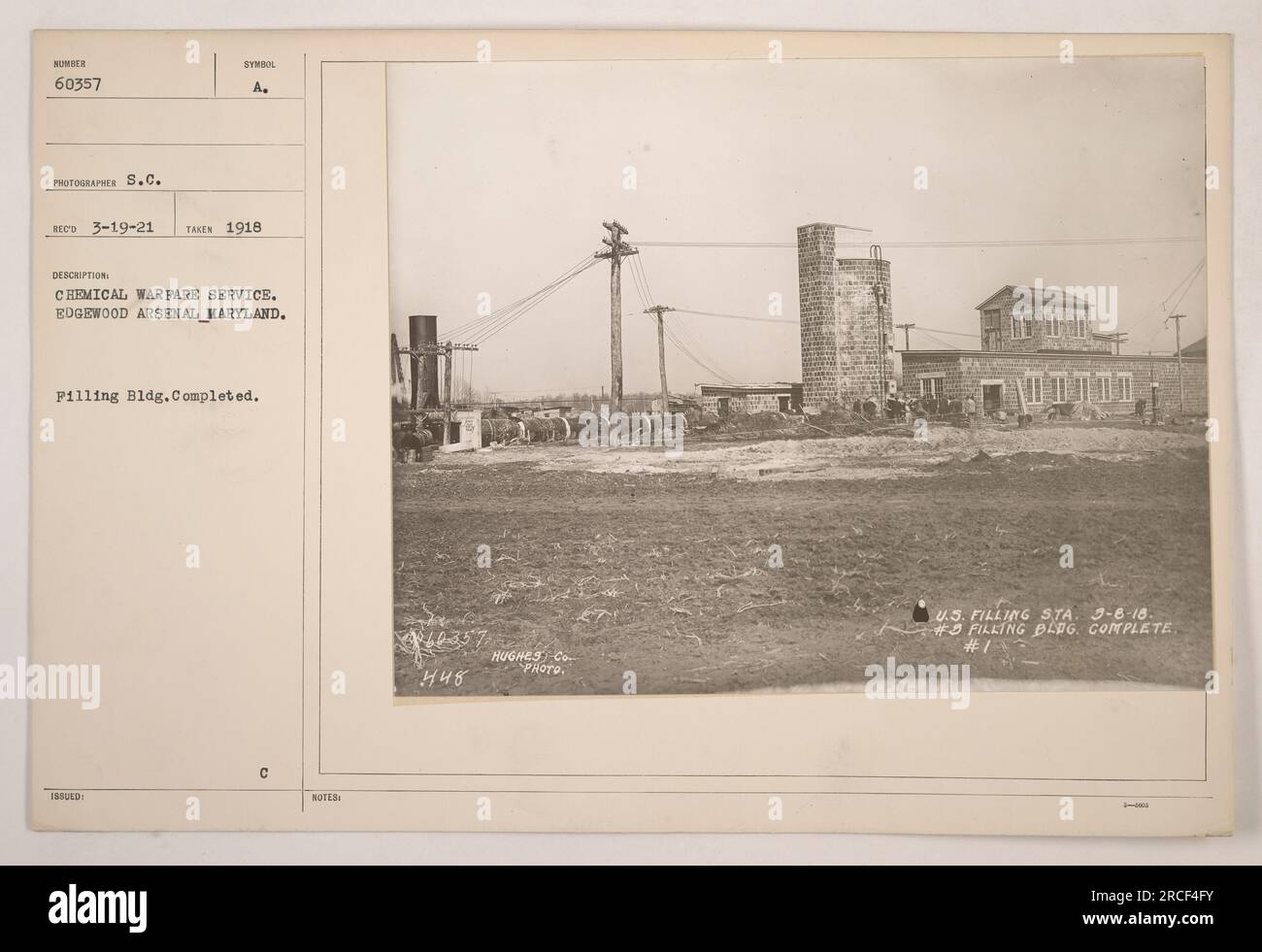 Chemical Warfare Service, Edgewood Arsenal, Maryland. Questa fotografia mostra un edificio riempitivo che fu completato durante il periodo della prima guerra mondiale L'immagine fa parte di una collezione che documenta le attività militari americane durante la guerra. La data in cui è stata scattata la foto è il 1918. Foto Stock