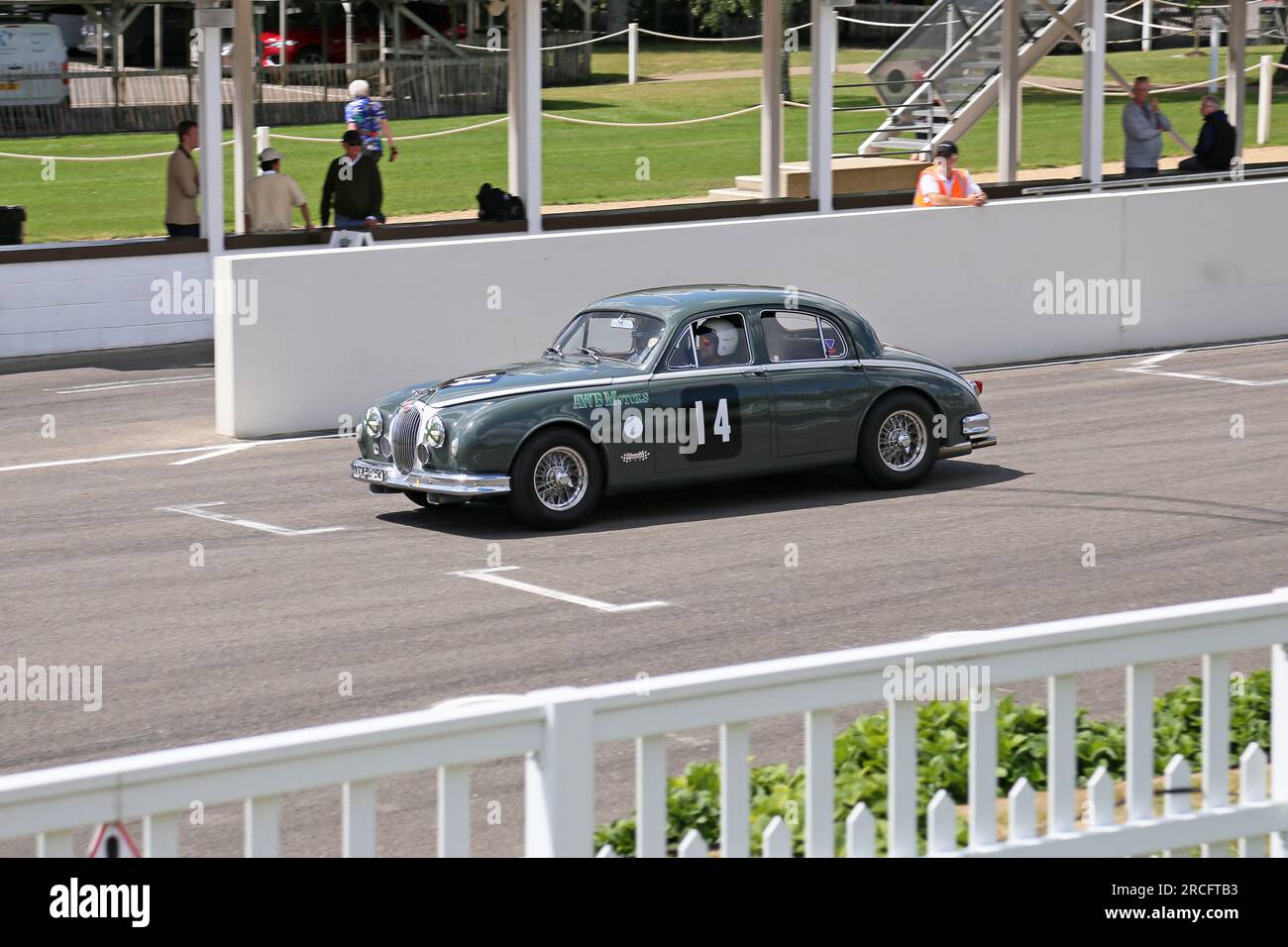 Jaguar Mk1 3,8 (1957), Mike Hawthorn Memorial Track Day, Goodwood, Sussex, Inghilterra, Gran Bretagna, Regno Unito, Europa Foto Stock