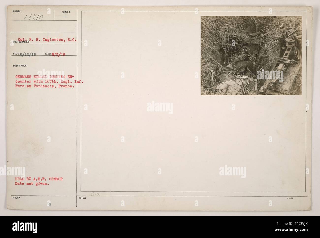 CPL R. H. Ingleston, S.C. in una fotografia scattata durante la prima guerra mondiale L'immagine mostra i soldati tedeschi uccisi in un incontro con il 167° Reggimento di fanteria a Fere en Tardenois, in Francia. La fotografia è conservata dal censore A.E.P. ma la data esatta dell'immagine è sconosciuta. B 18810 Foto Stock
