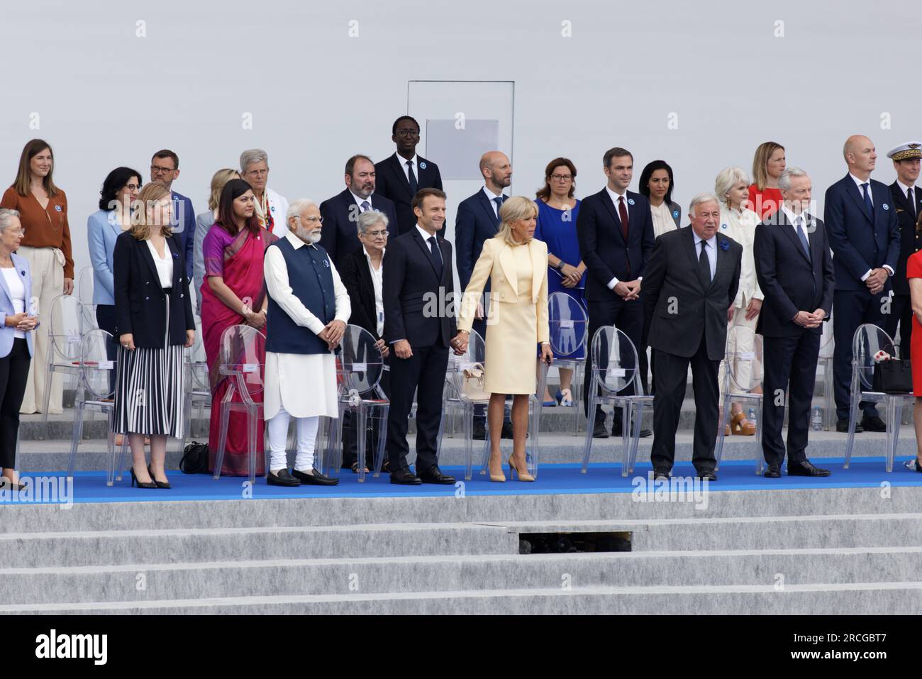 Parigi, Francia. 14 luglio 2023. La giornata nazionale francese (Festa della Bastiglia) viene celebrata venerdì 14 luglio 2023 con la parata militare degli Champs-Elysées, alla presenza del presidente della Repubblica francese Emmanuel Macron a Parigi, in Francia. Crediti: Bernard Menigault/Alamy Live News Foto Stock