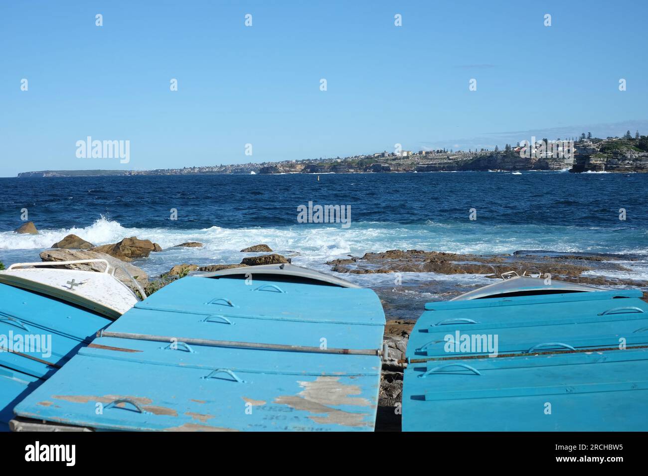Barche da pesca ricreative sulla rampa del Ben Buckler Fishing Club North Bondi, affacciate sulla famosa Bondi Beach, Sydney, Australia Foto Stock