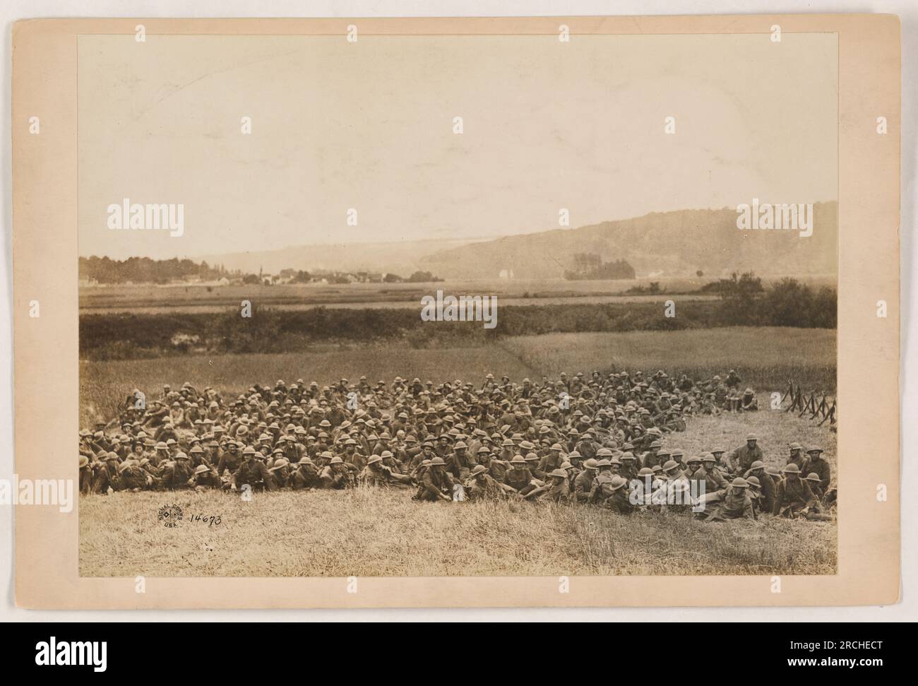 I soldati dell'esercito americano durante la prima guerra mondiale praticavano tecniche di guerra di trincea, preparandosi per la battaglia nelle trincee. Foto Stock