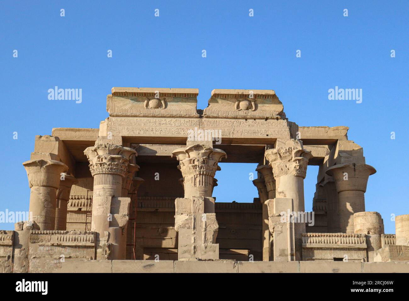 Antica storia egizia: Facciata del tempio di Kom Ombo, Assuan, Egitto Foto Stock