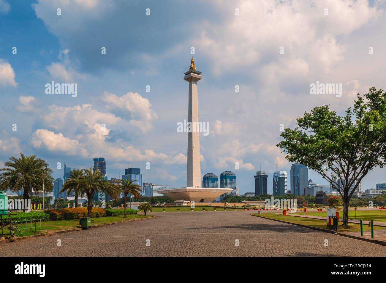 Scenario di Merdeka Square situato nel centro di Giacarta, Indonesia Foto Stock
