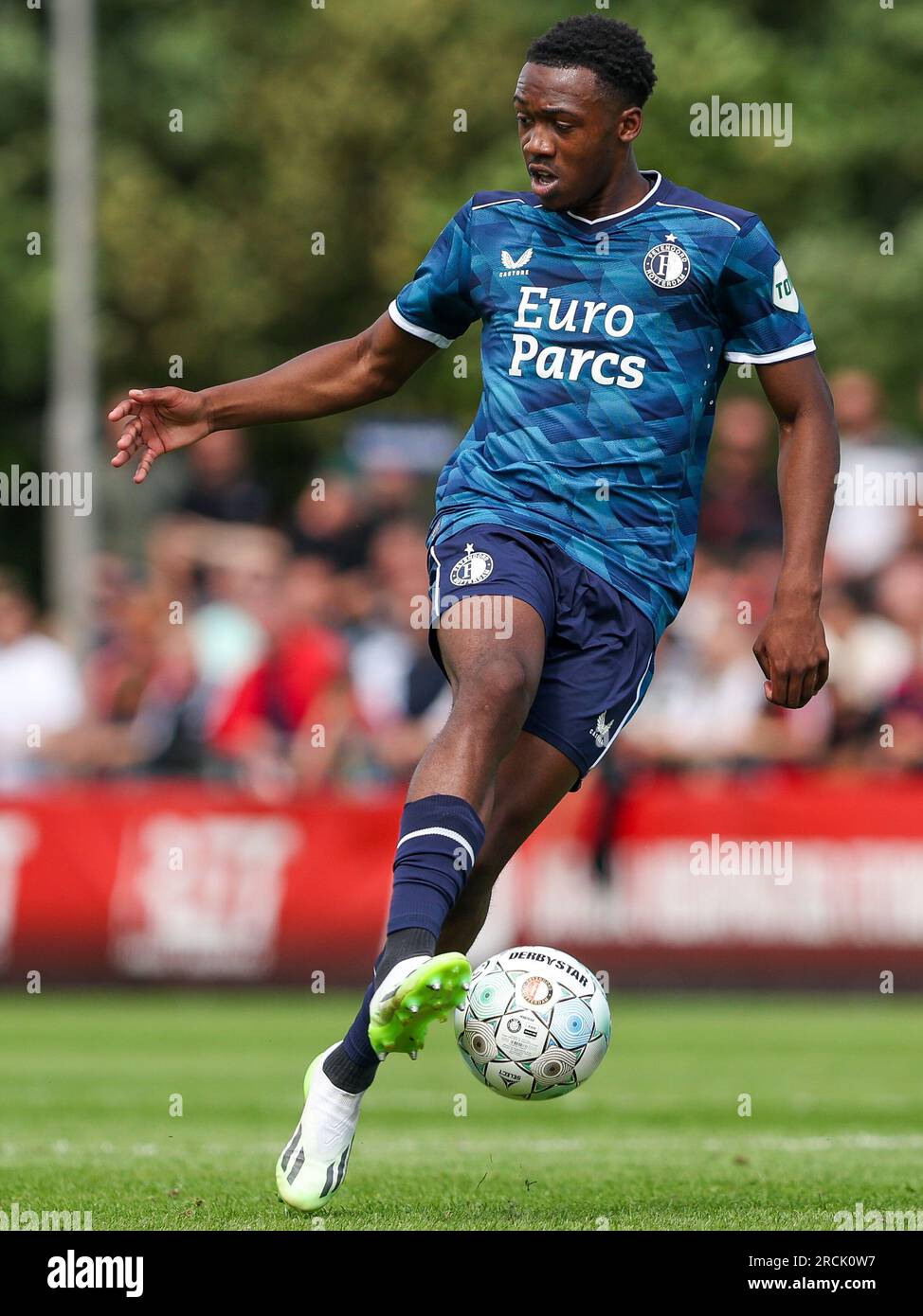 Barendrecht, Paesi Bassi. 15 luglio 2023. BARENDRECHT, PAESI BASSI - 15 LUGLIO: Antoni Milambo di Feyenoord durante l'amichevole pre-stagionale tra Feyenoord e Union Saint-Gilloise allo Sportpark Smitshoek il 15 luglio 2023 a Barendrecht, Paesi Bassi (foto di Hans van der Valk/Orange Pictures) credito: Orange Pics BV/Alamy Live News Foto Stock