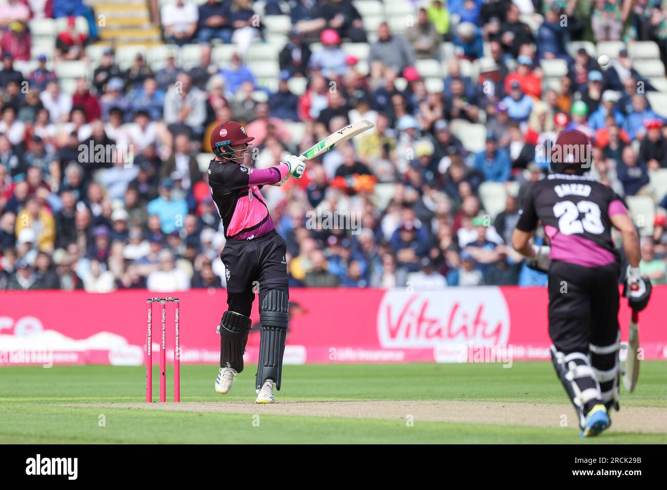 Birmingham, Regno Unito il 15 luglio 2023 al Warwickshire County Cricket Club, Edgbaston. Nella foto è il wicketkeeper di Somerset, Tom Banton in azione durante la Vitality Blast semi Final del 2023 tra Somerset e Surrey l'immagine è solo per uso editoriale - credito a Stu Leggett tramite Alamy Live News Foto Stock