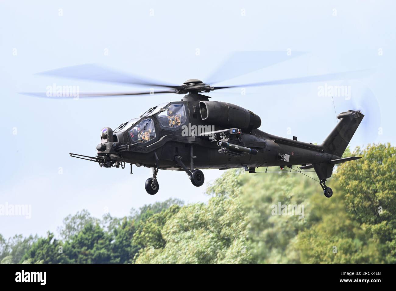RAF Fairford, Gloucestershire, Regno Unito. 15 luglio 2023. Agusta AH-129D Mangusta - 49 gruppo squadroni 'Capricorno' - Esercito Italliano durante il Royal International Air Tattoo presso RAF Fairford, Gloucestershire sabato 15 luglio 2023. (Foto: Jon Hobley | mi News) crediti: MI News & Sport /Alamy Live News Foto Stock