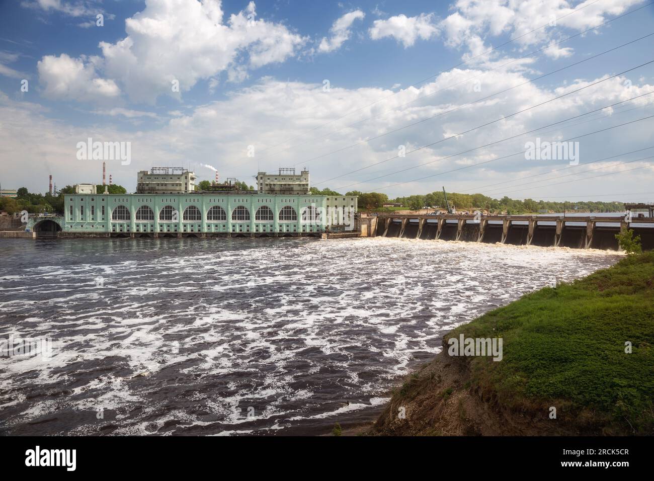 La centrale idroelettrica Volkhov è una stazione idroelettrica sul fiume Volkhov, nell'Oblast' di Leningrado, in Russia Foto Stock